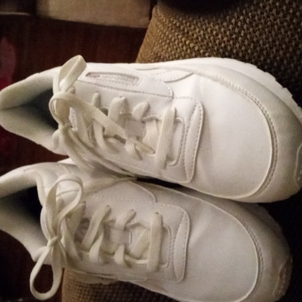Women's Classic Reebok - Picture 2 of 3